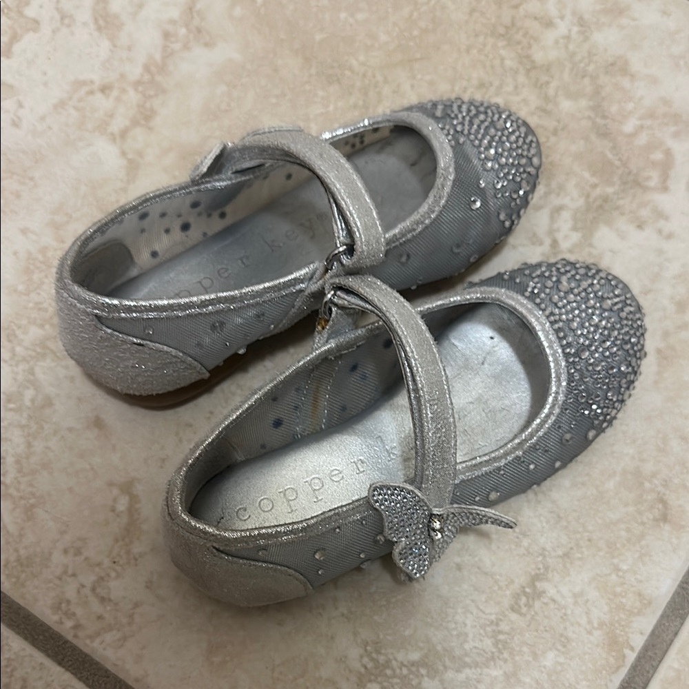 Copper key flats size 8 for toddler good condition